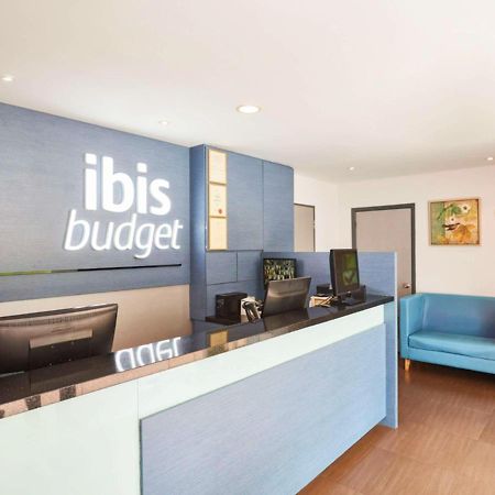 Ibis Budget Singapore Sapphire Hotel Exterior photo