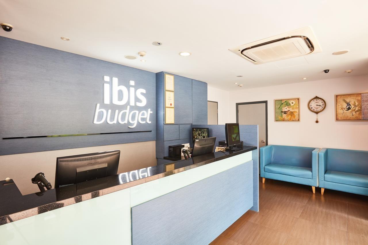 Ibis Budget Singapore Sapphire Hotel Exterior photo